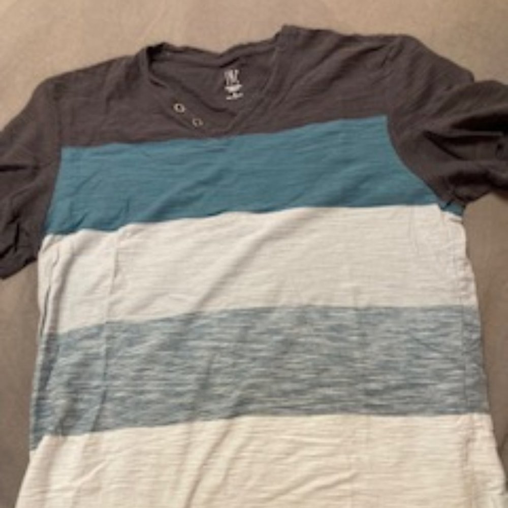 Inc. Men's casual v-neck shirt